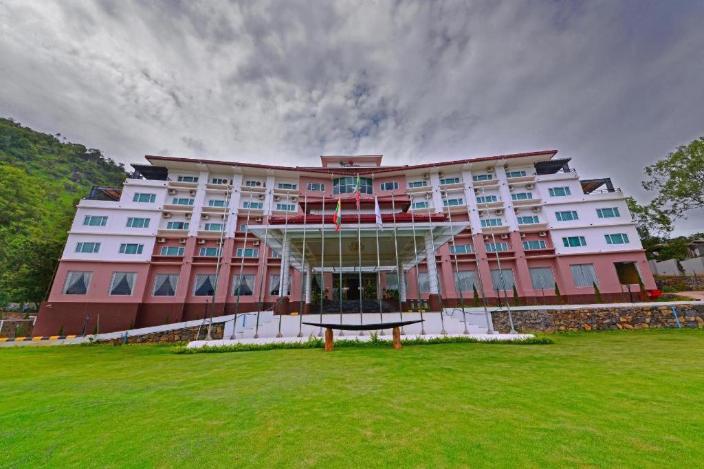 Royal Taunggyi Hotel Exterior foto