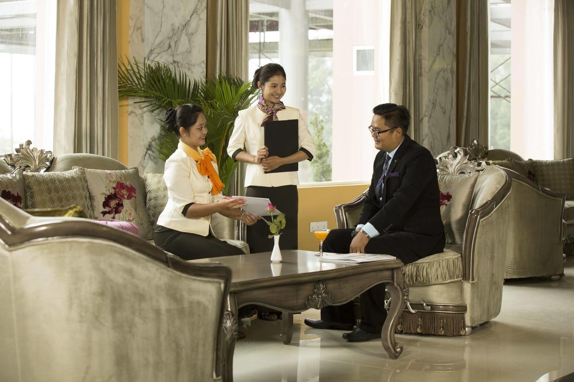 Royal Taunggyi Hotel Exterior foto